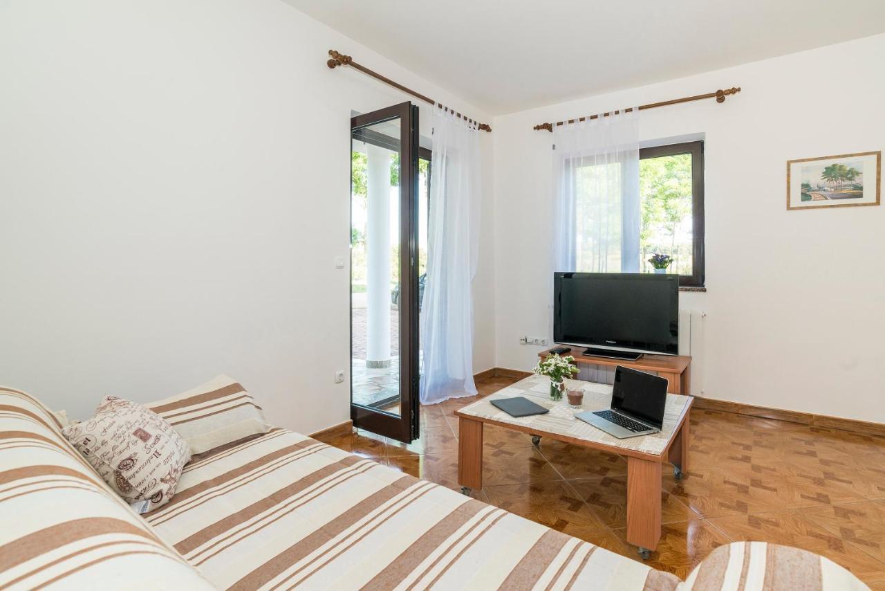 Apartments Vienna Zambratija  Værelse billede